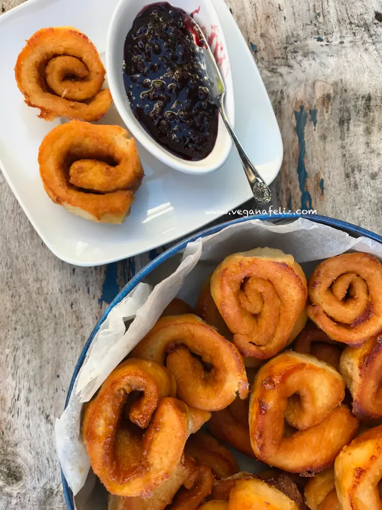 Rollitos veganos de cardamomo