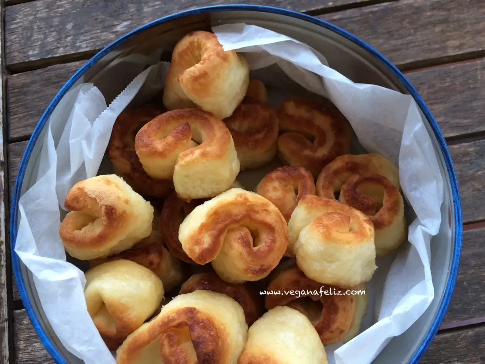 Rollitos veganos de cardamomo