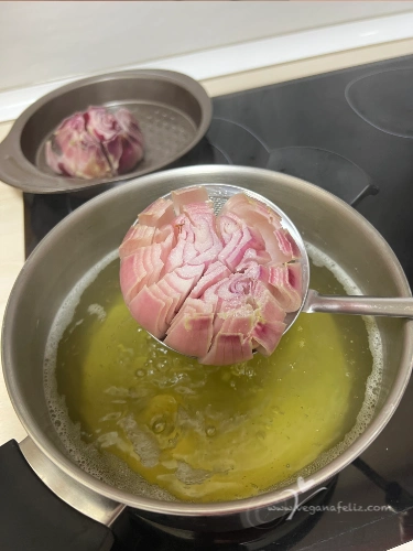 CebollaHervir Cebolla en forma de flor, recién hervida.